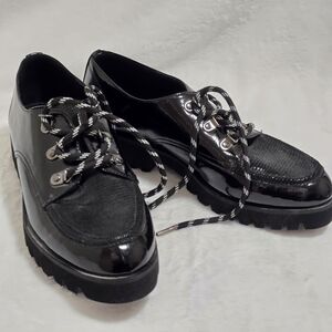 Donald Pliner lace up patent loafers size 7.5